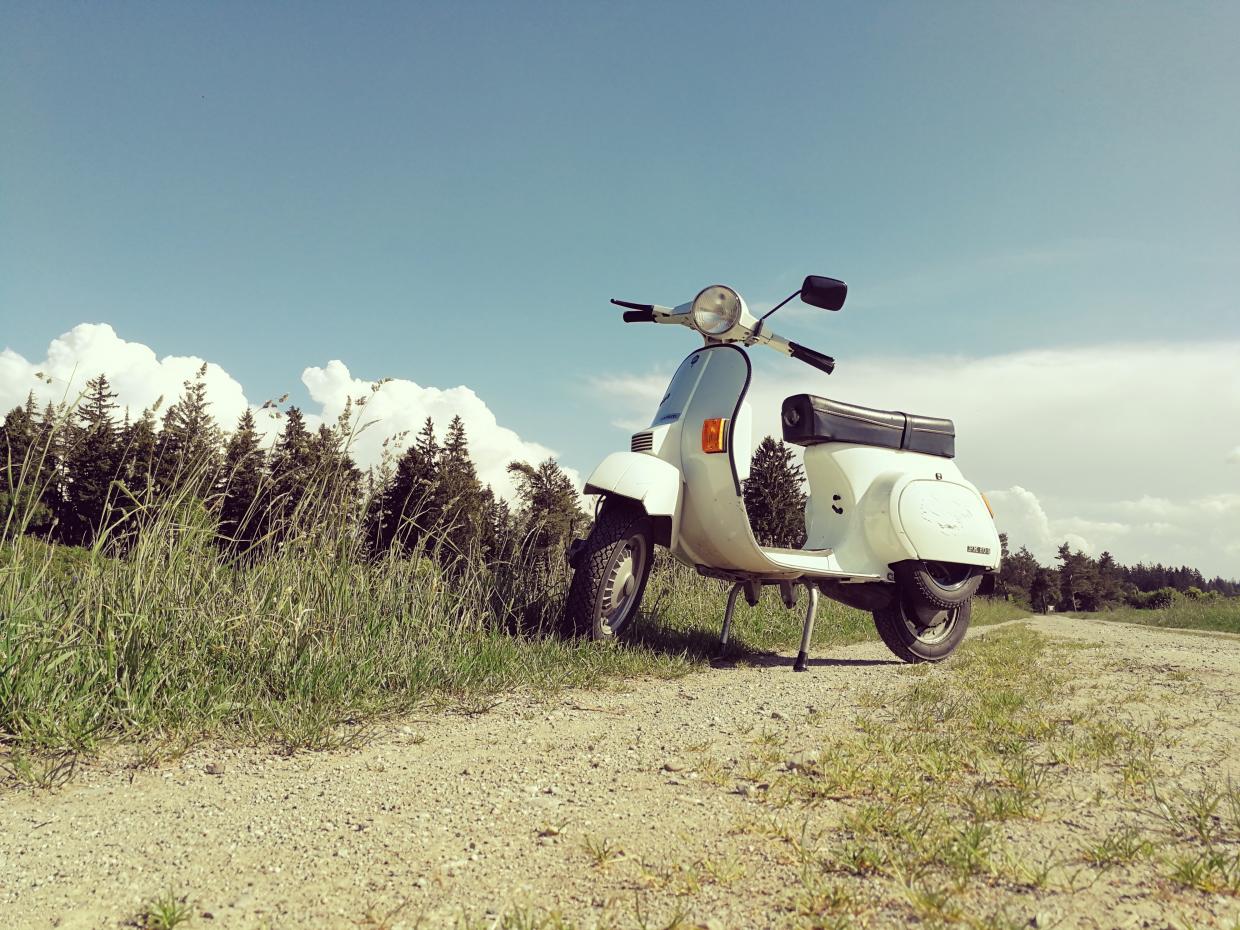 Comment charger la batterie d'un scooter ?