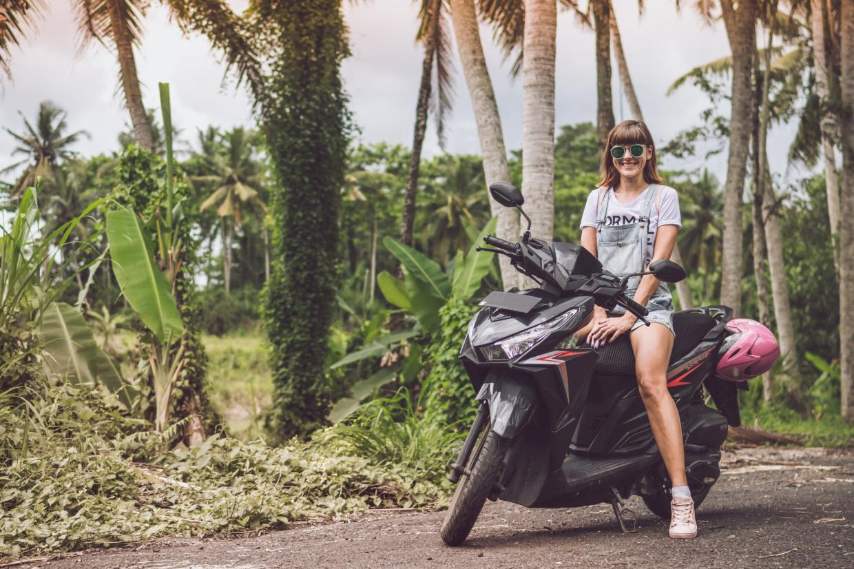 Conseils pour louer un scooter sur son lieu de vacances en toute sécurité 