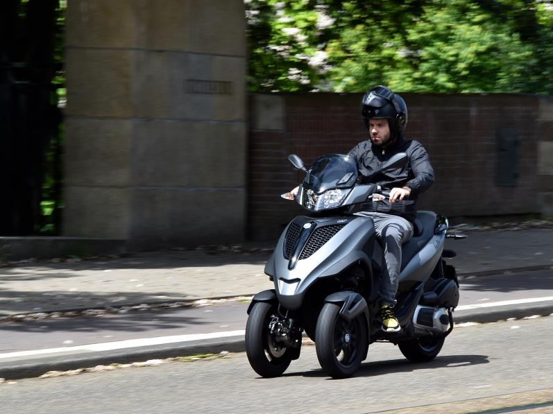 Le MP3 de Piaggio : le premier scooter à trois roues 
