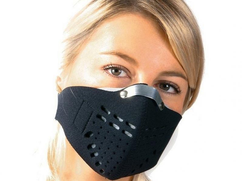 Scooter à Paris, faut-il acheter un masque anti-pollution ?